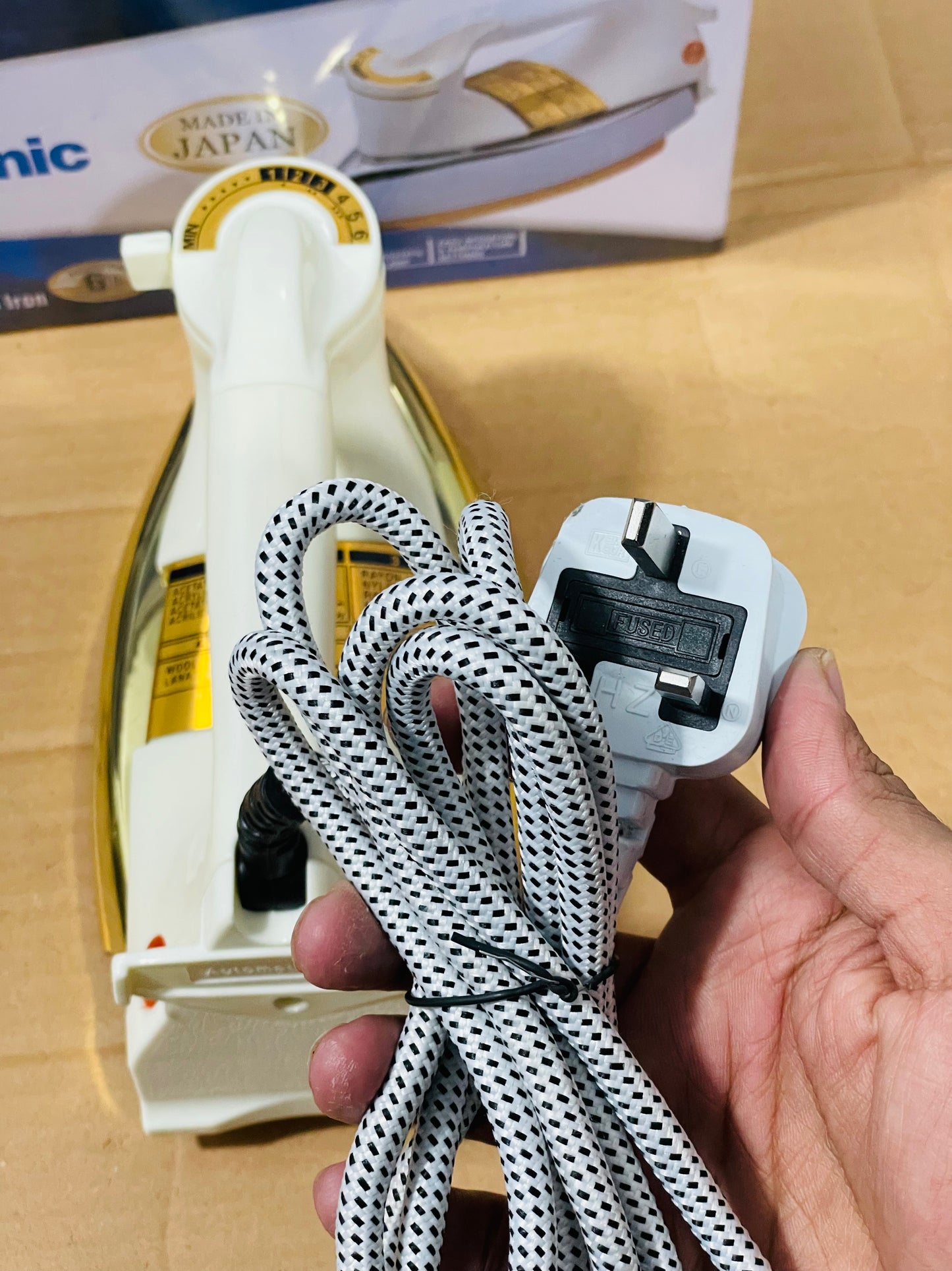 Panasonic Dry Iron 1000W - Non-Stick Soleplate, Swivel Cord